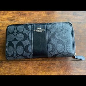 COACH accordion zip wallet